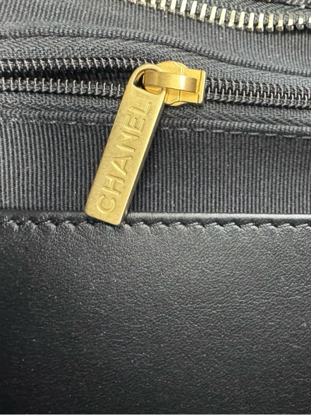 Chanel Maxi Black Washed Denim Bow Bag - Picture 11 of 12